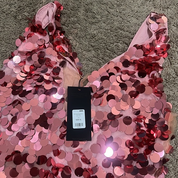 Fashion nova see me shining sequence dress NWT - Picture 5 of 7